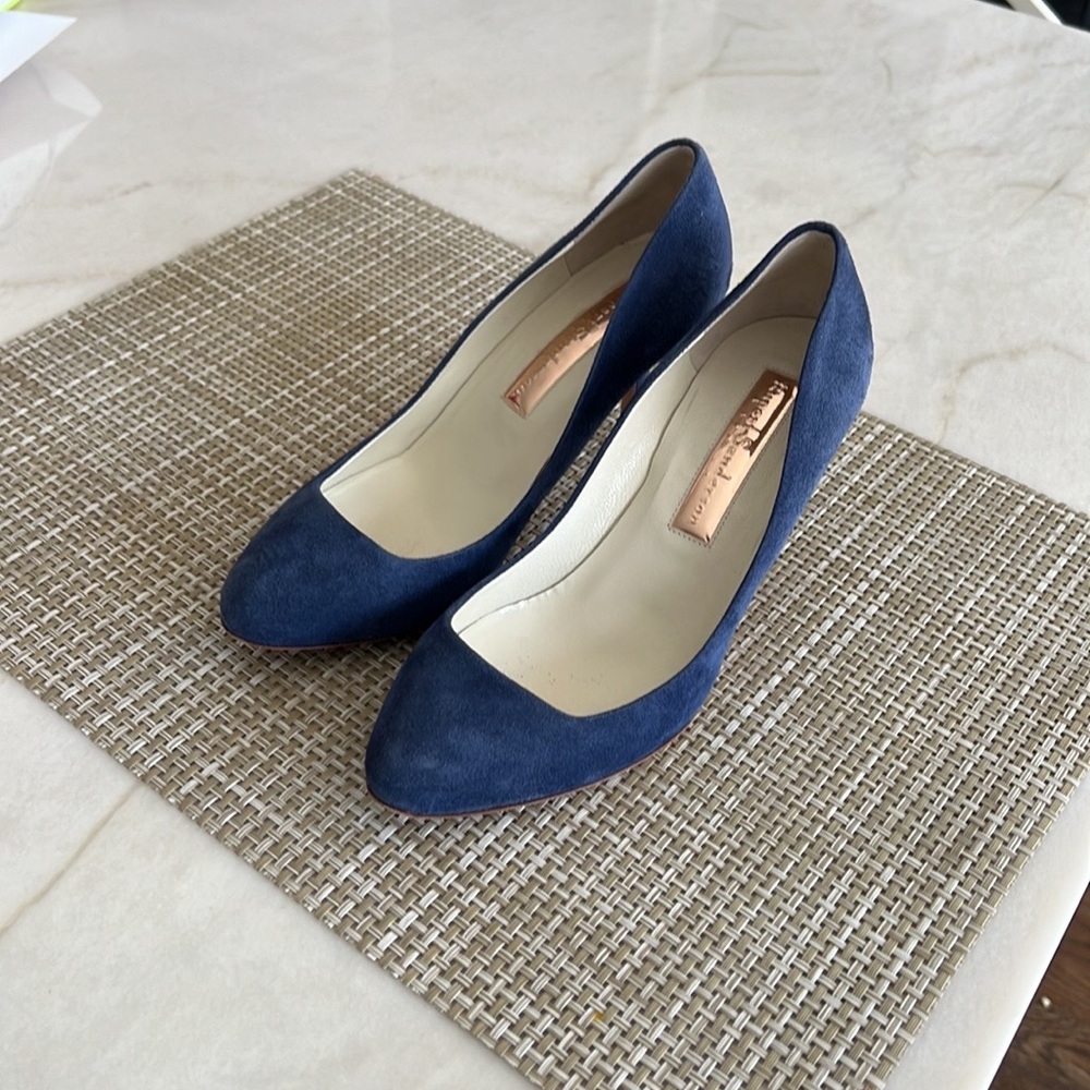 Rupert Sanderson 2 3/4 inch pumps. Blue suede size 36 1/2 worn only once. Great